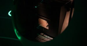 Data center con racks de servidores, IA en infraestructura propia